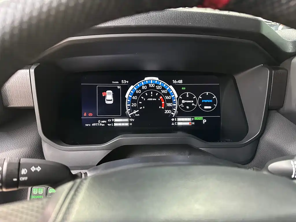 Toyota Sequoia — фото 10