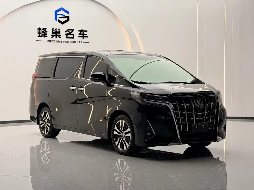 Toyota Alphard — фото 3