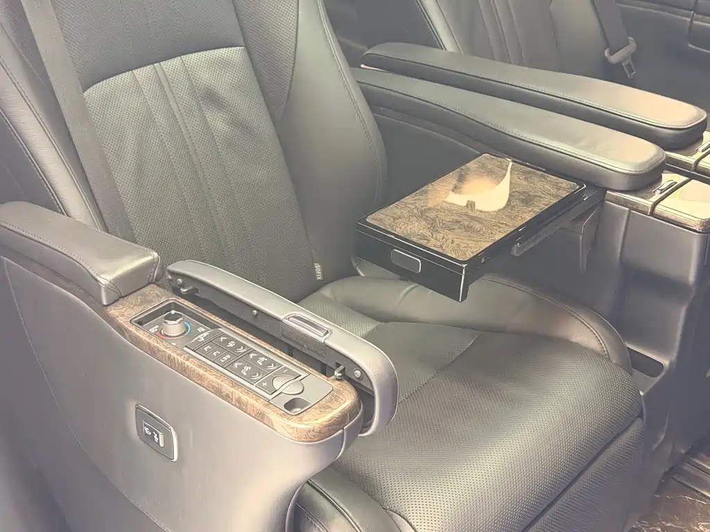 Toyota Alphard — фото 7