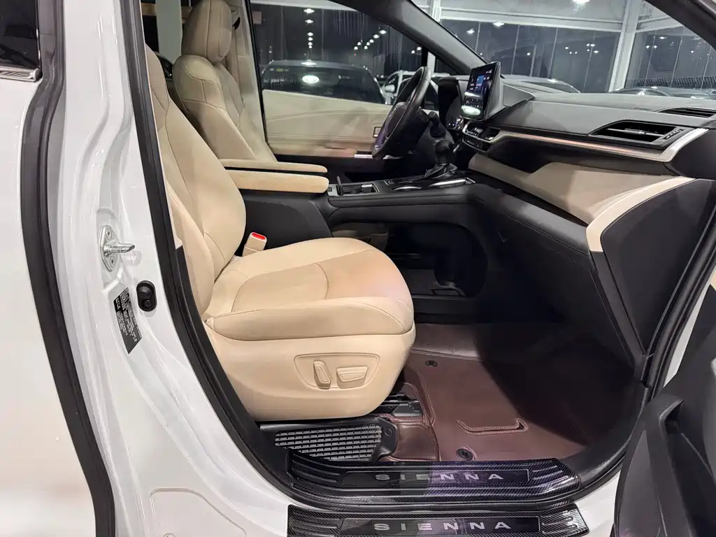 Toyota Granvia — фото 24
