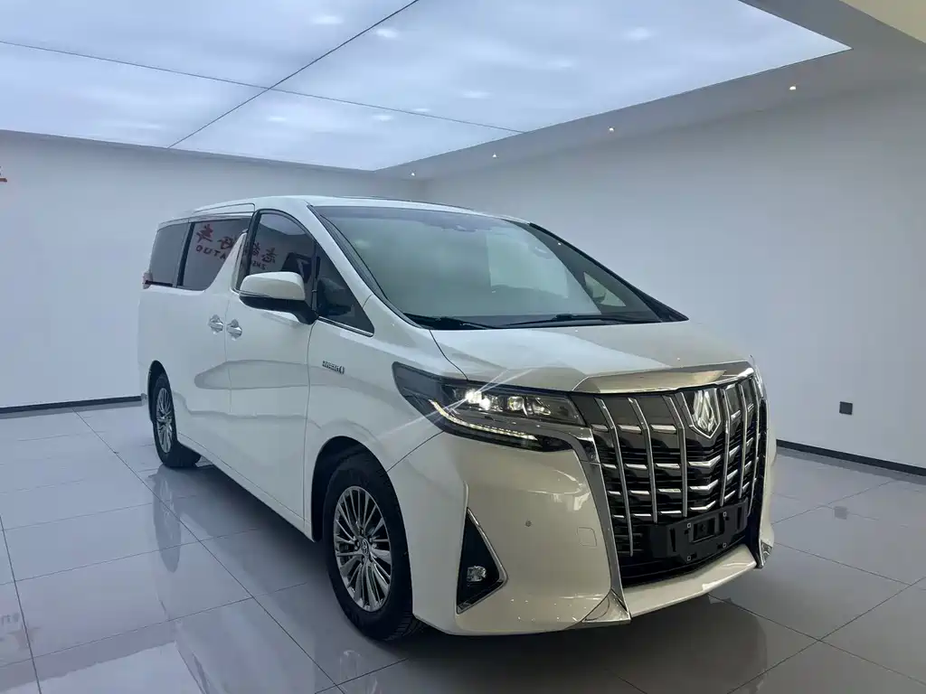 Toyota Alphard — фото 3