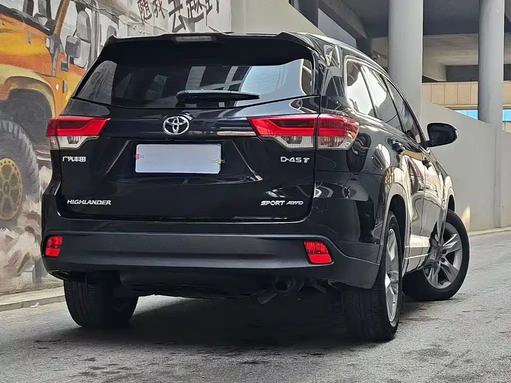 Toyota Highlander — фото 3