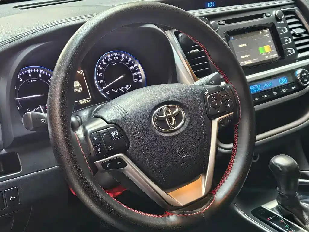 Toyota Highlander — фото 4