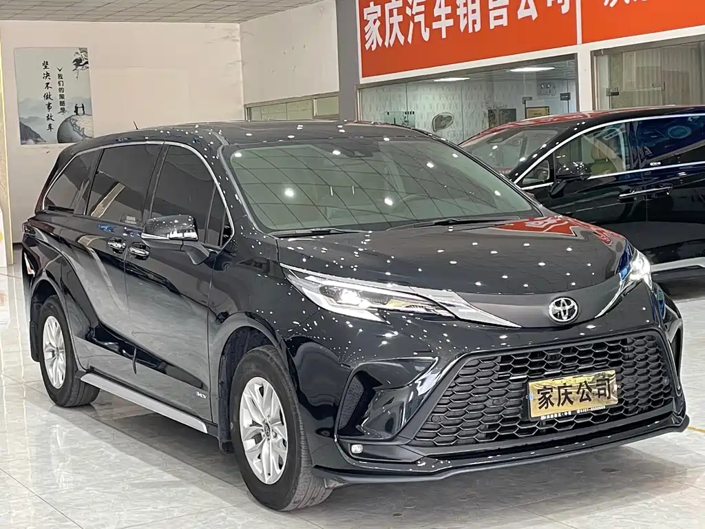 Toyota Granvia — фото 3