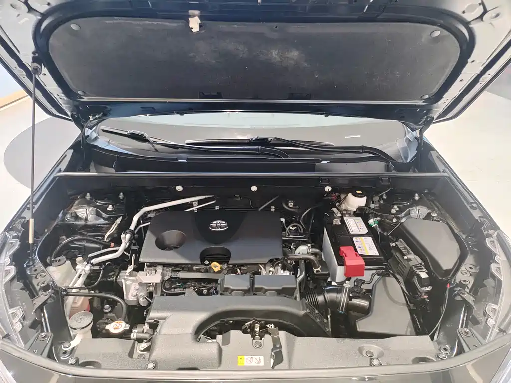 Toyota RAV4 — фото 14