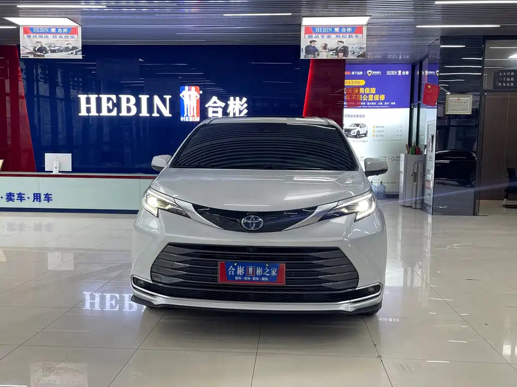 Toyota Sienna — фото 28