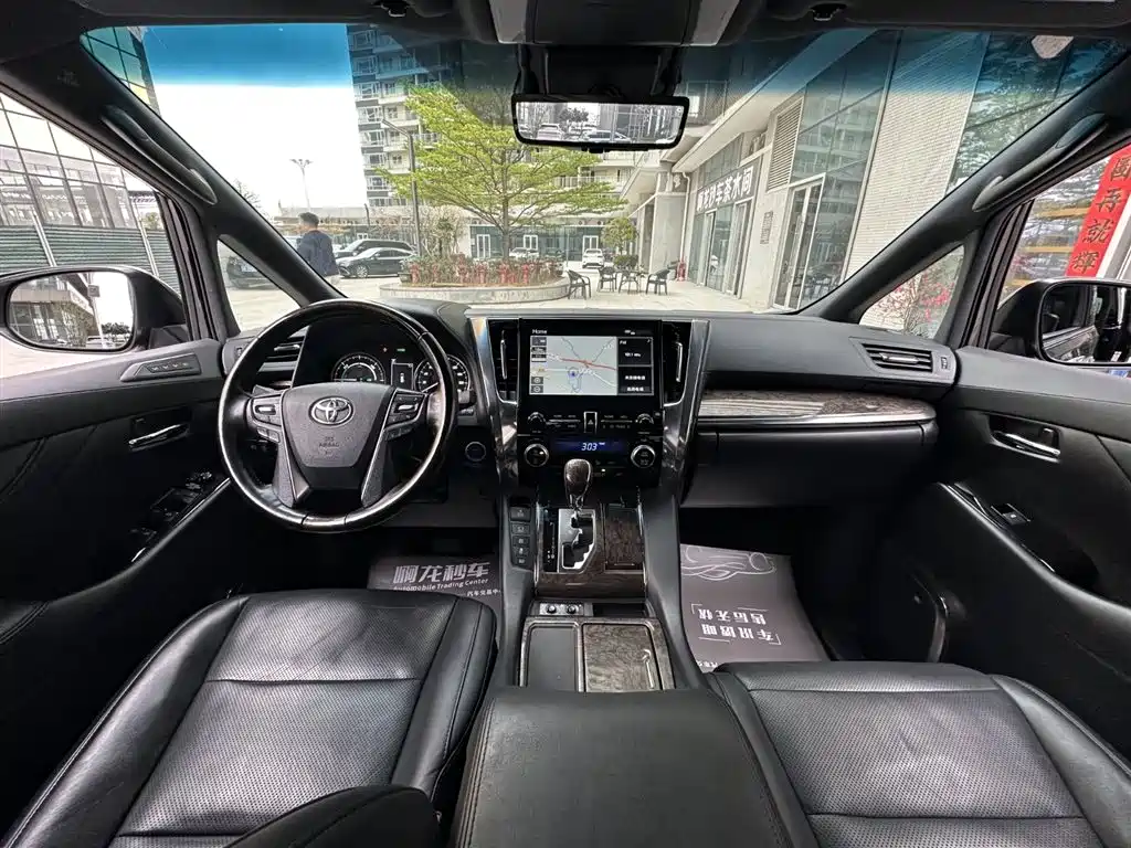 Toyota Vellfire — фото 17