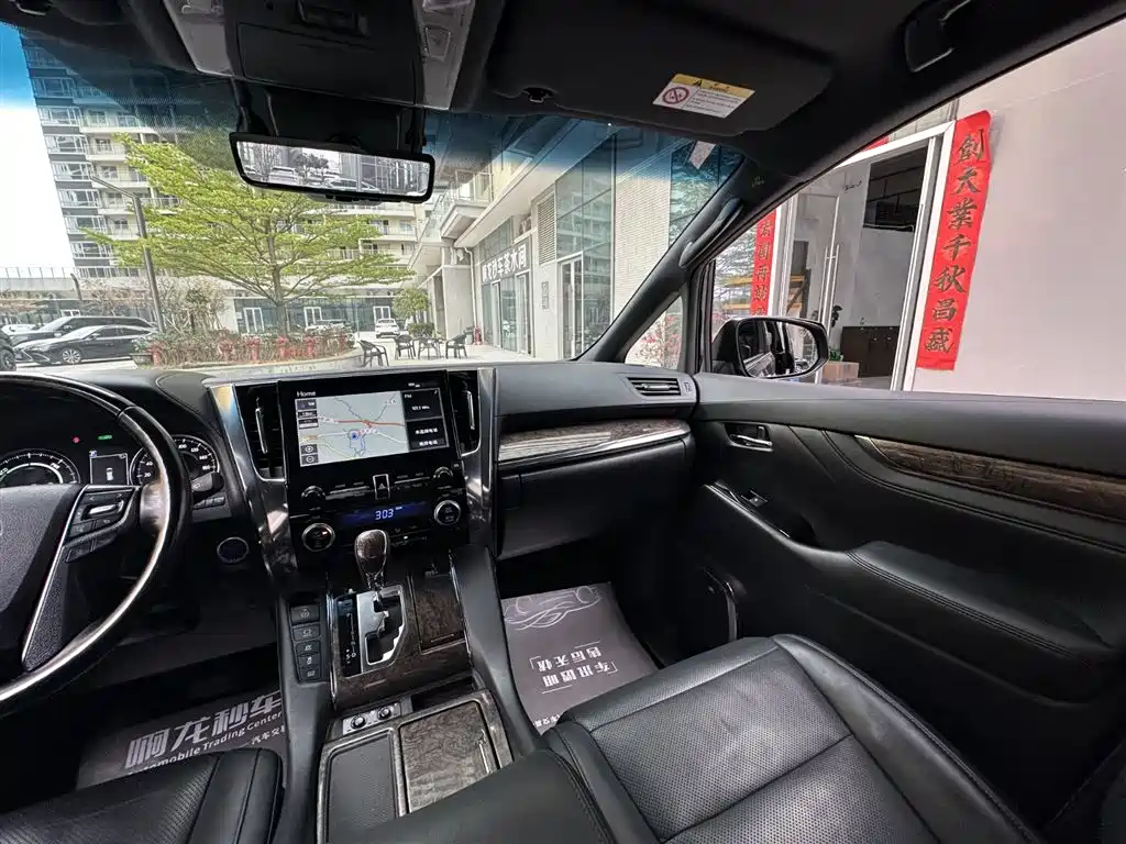 Toyota Vellfire — фото 19