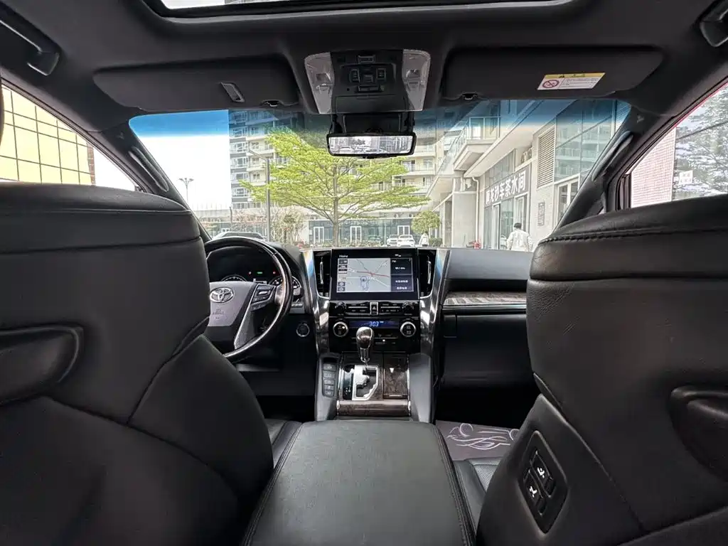 Toyota Vellfire — фото 20