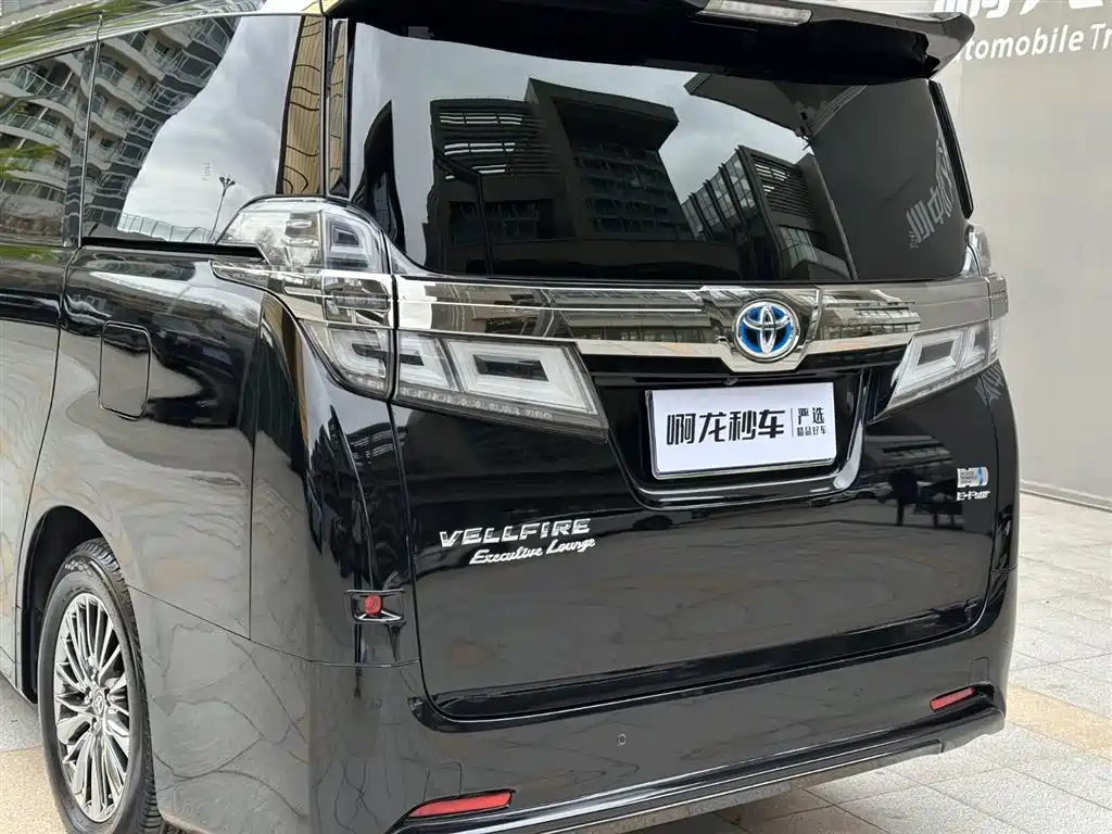 Toyota Vellfire — фото 22