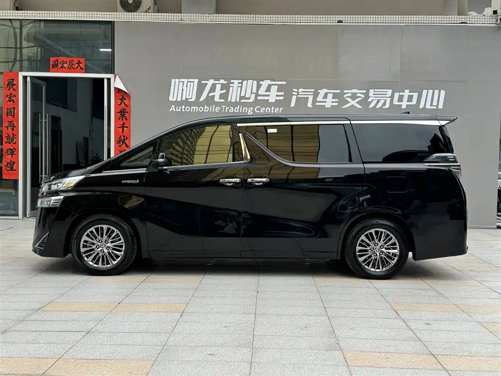 Toyota Vellfire — фото 23