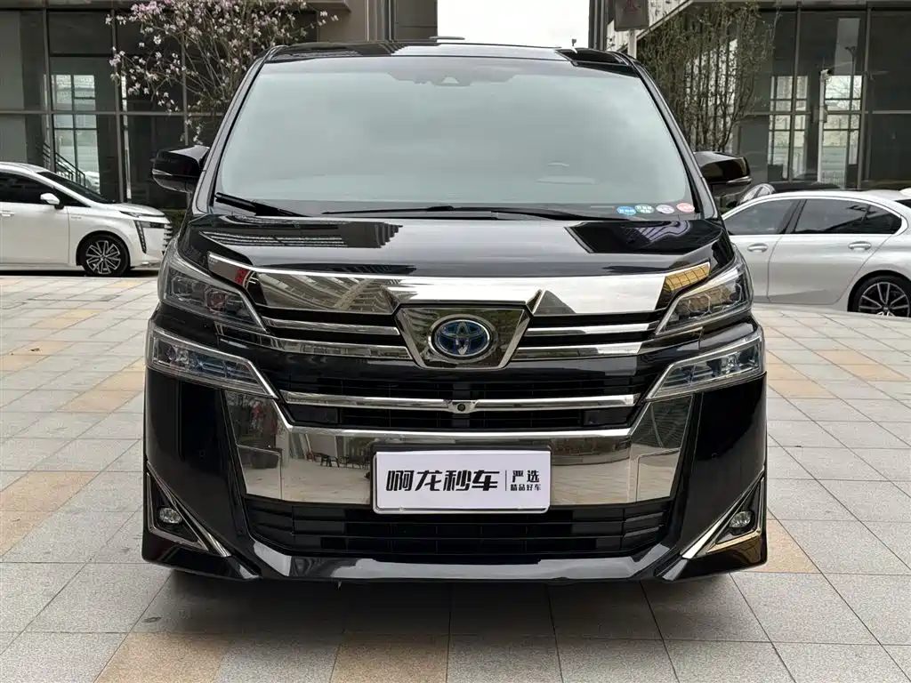 Toyota Vellfire — фото 4