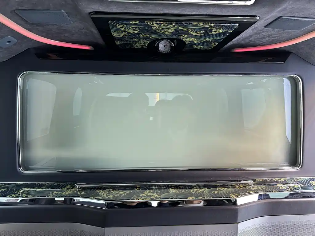 Toyota Alphard — фото 19