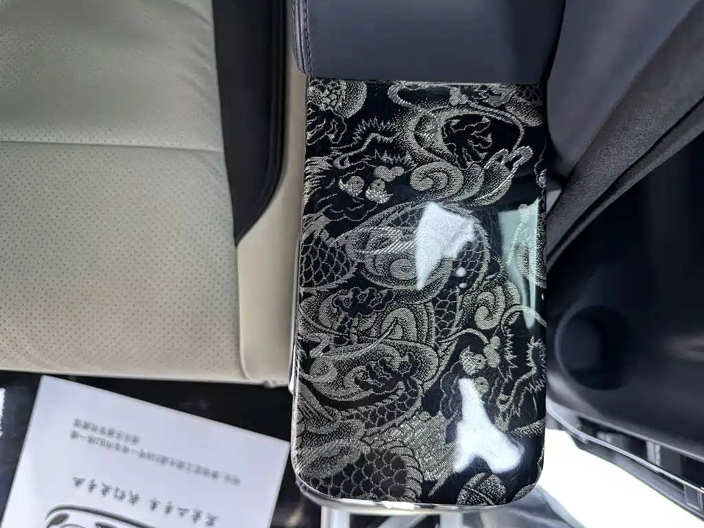 Toyota Alphard — фото 20
