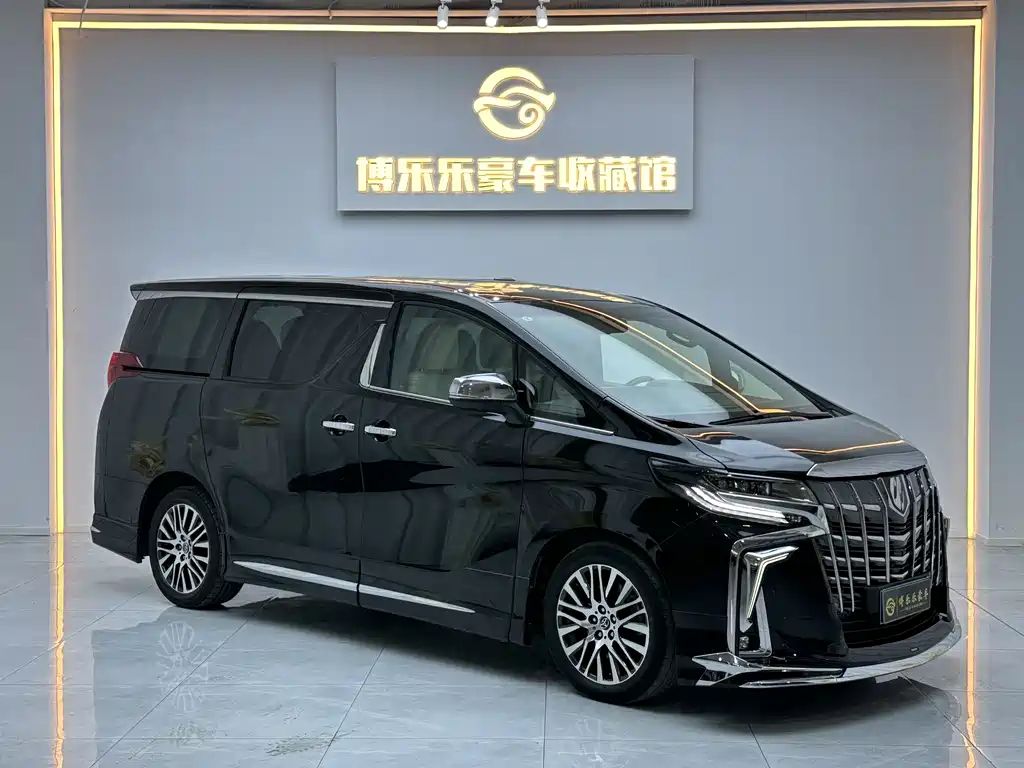 Toyota Alphard — фото 3