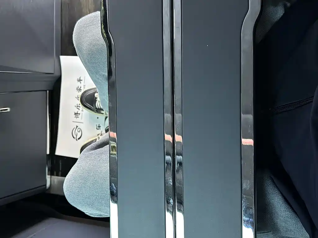 Toyota Alphard — фото 21
