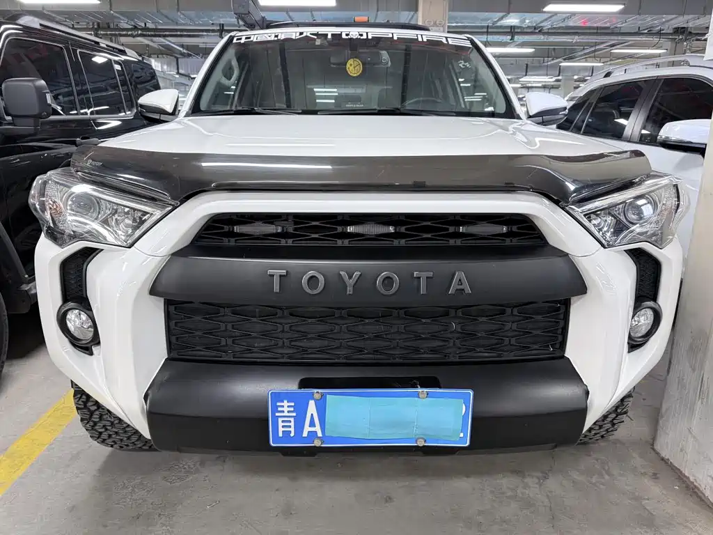 Toyota 4Runner — фото 2