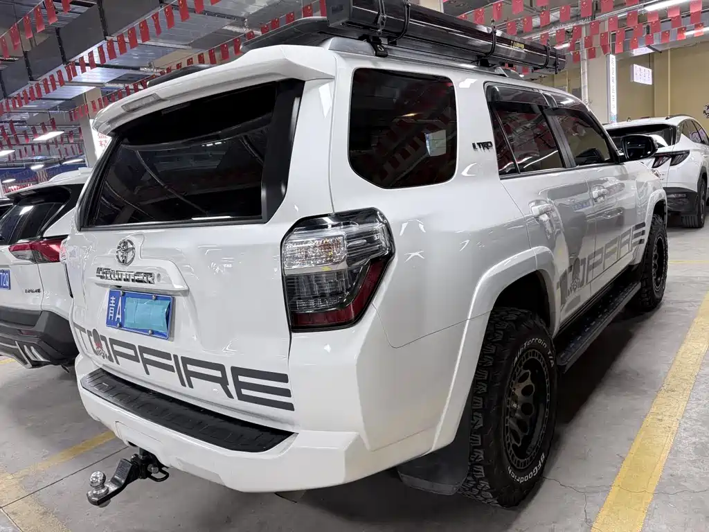 Toyota 4Runner — фото 16