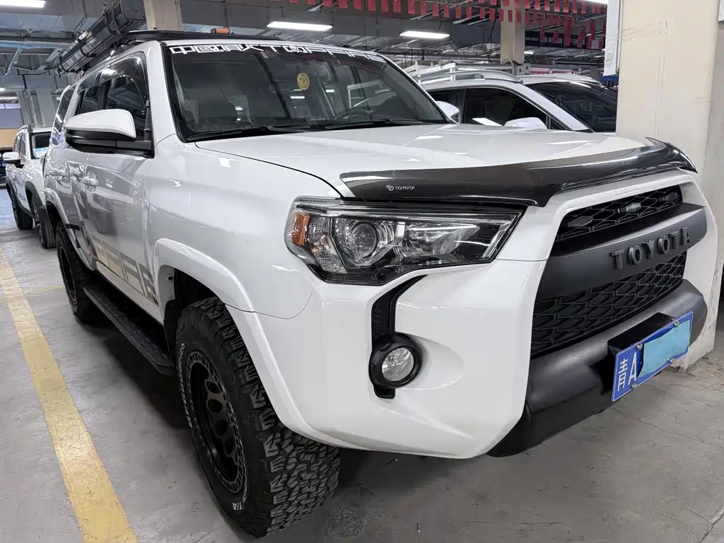Toyota 4Runner — фото 3