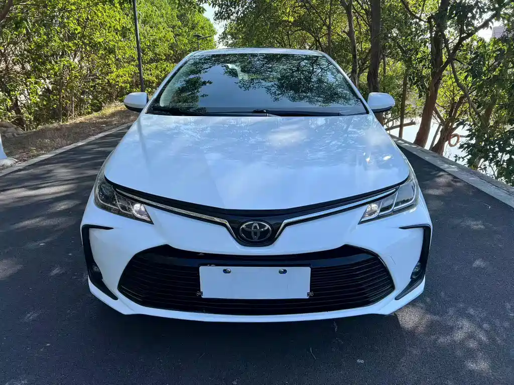 Toyota Corolla — фото 2