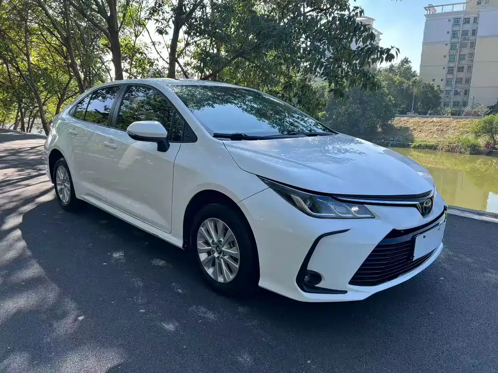 Toyota Corolla — фото 3