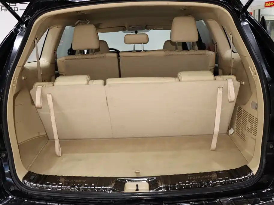 Toyota Highlander — фото 17