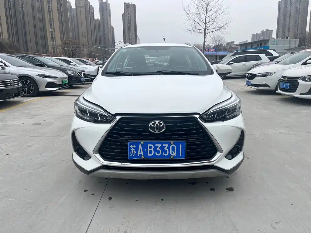 Toyota Yaris L — фото 2