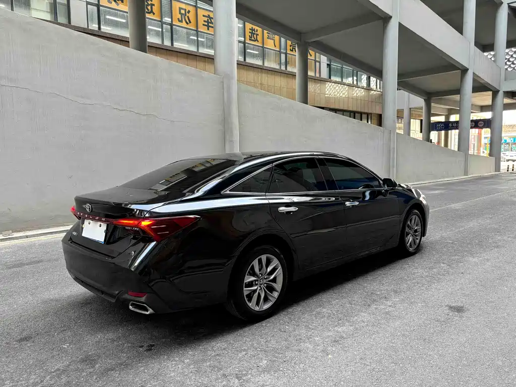 Toyota Avalon — фото 9