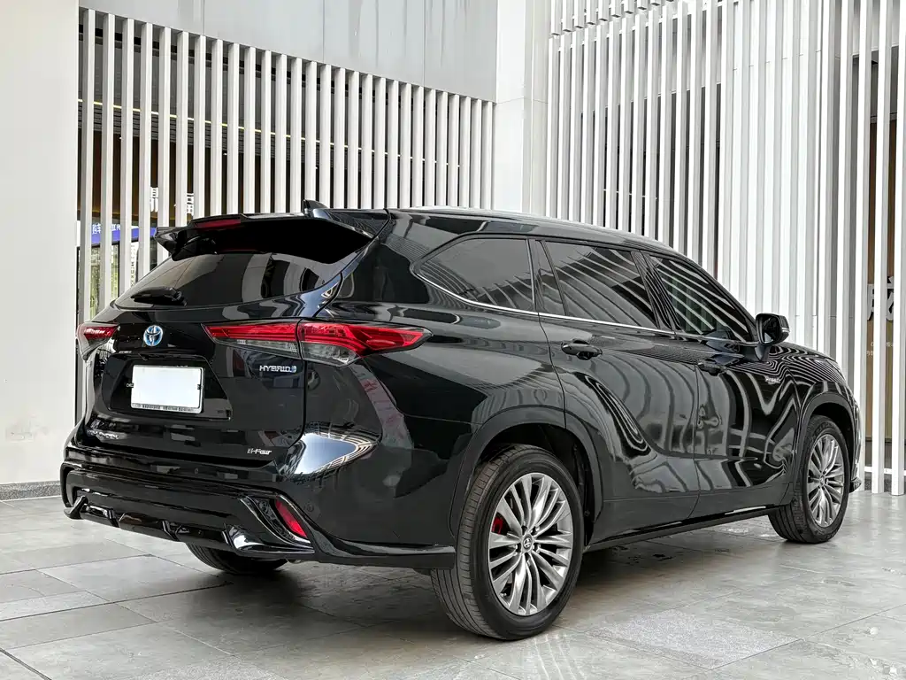 Toyota Highlander — фото 17