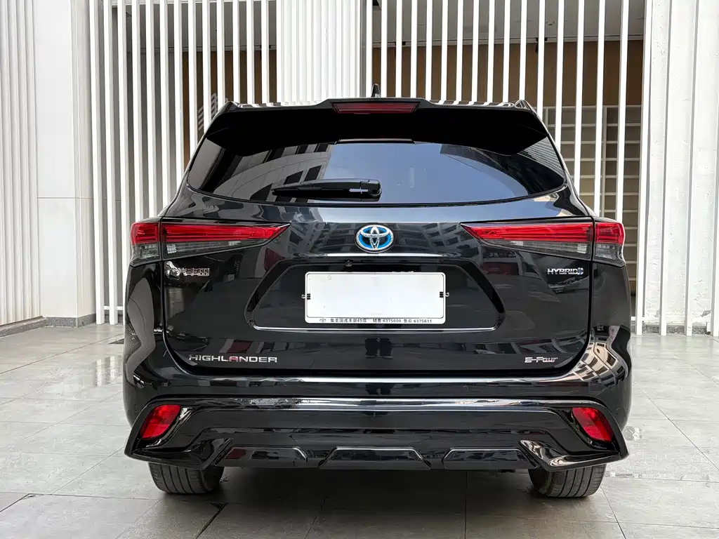 Toyota Highlander — фото 18