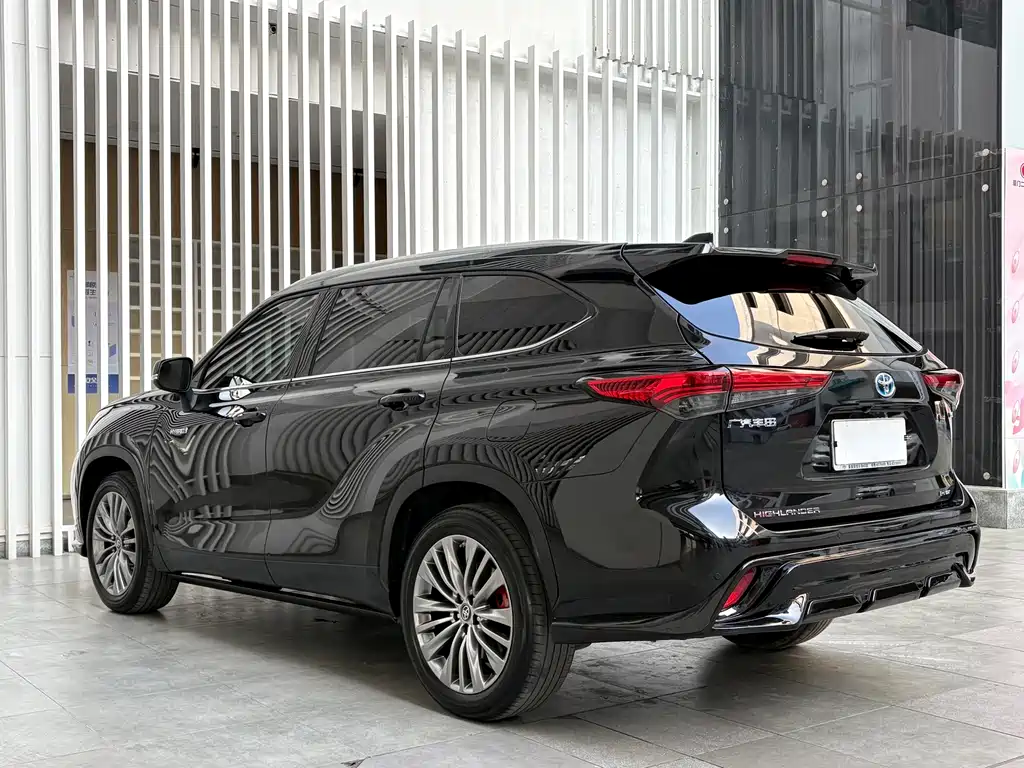 Toyota Highlander — фото 19