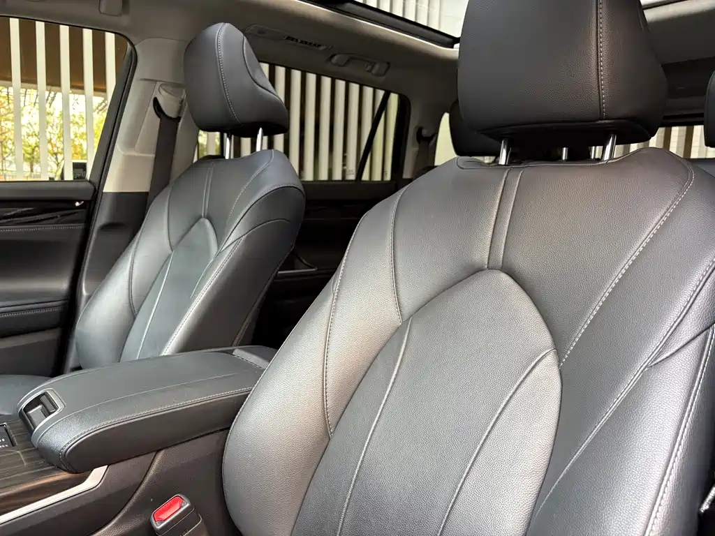 Toyota Highlander — фото 10