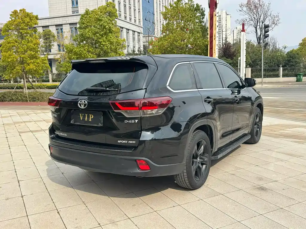 Toyota Highlander — фото 4