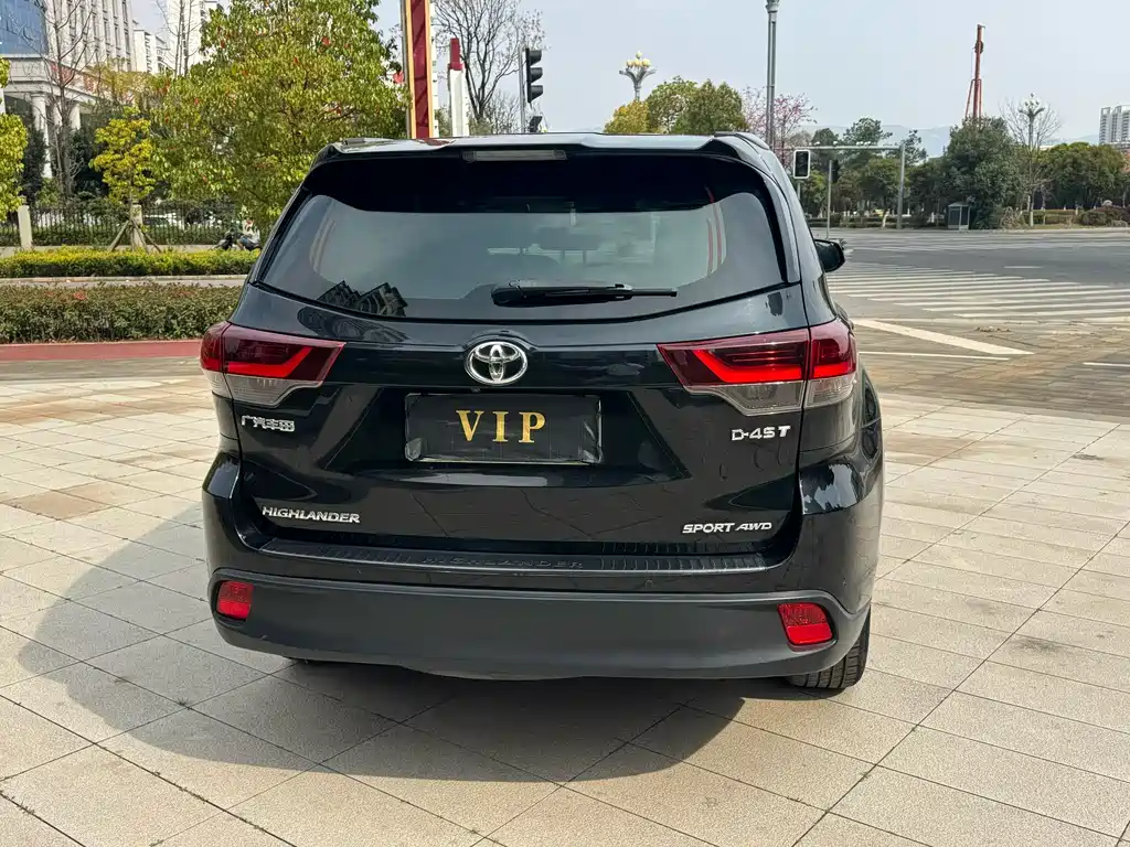 Toyota Highlander — фото 5