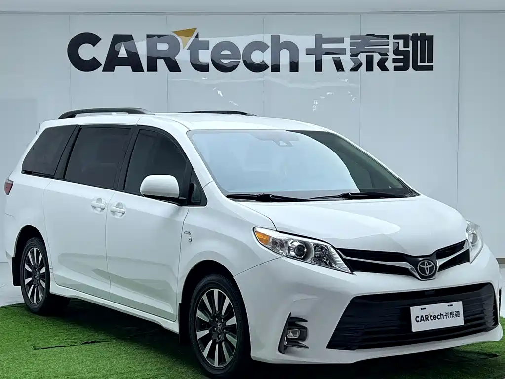 Toyota Sienna — фото 6