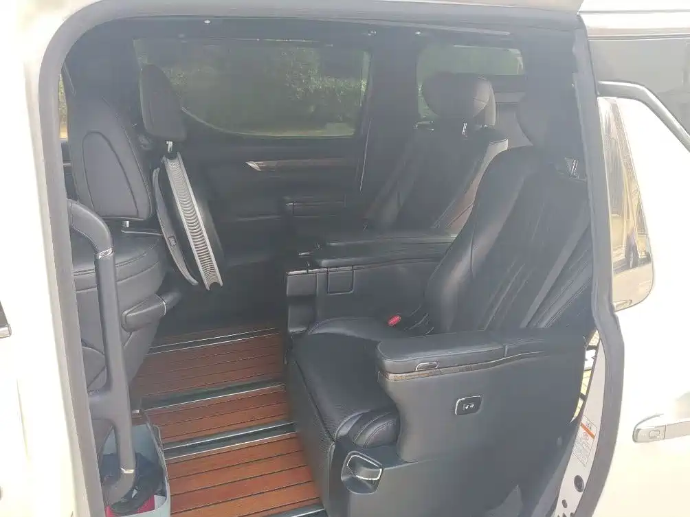 Toyota Vellfire — фото 4