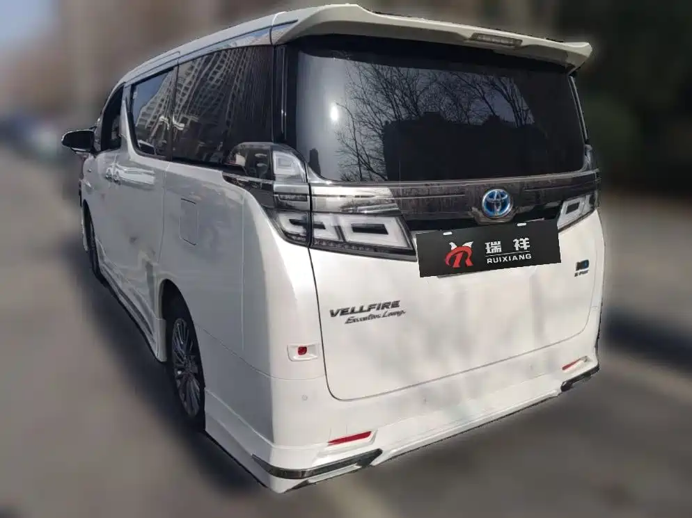 Toyota Vellfire — фото 5