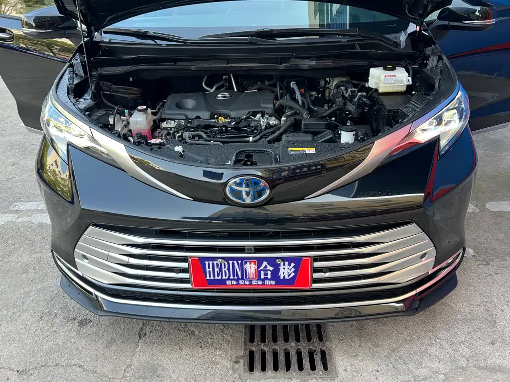 Toyota Sienna — фото 15