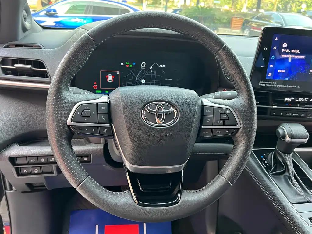 Toyota Sienna — фото 35