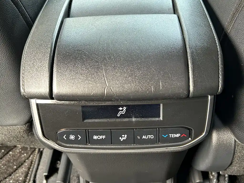 Toyota Highlander — фото 11