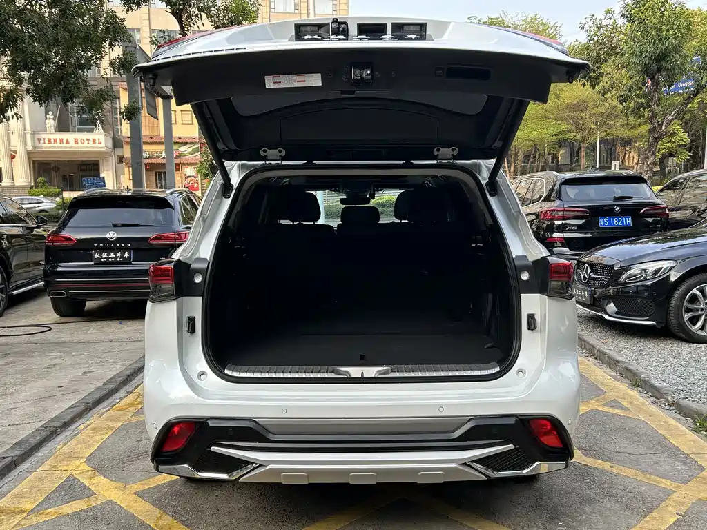 Toyota Highlander — фото 16