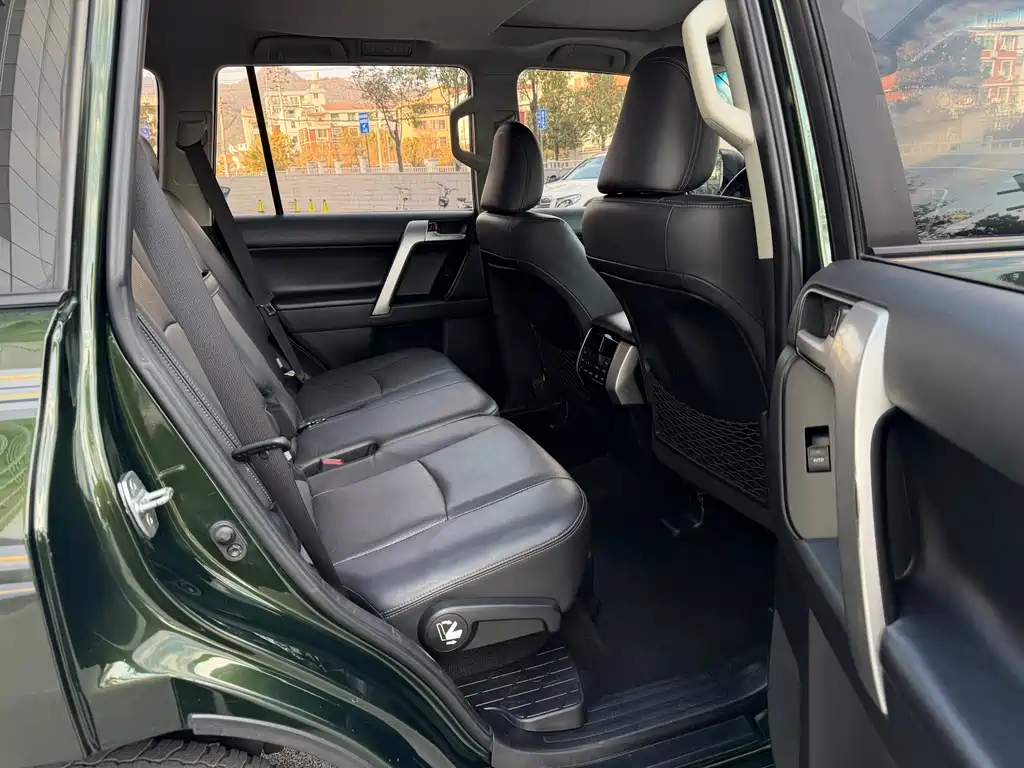 Toyota Prado — фото 11