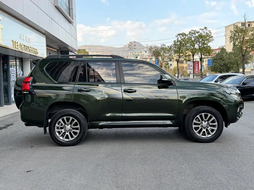 Toyota Prado — фото 4