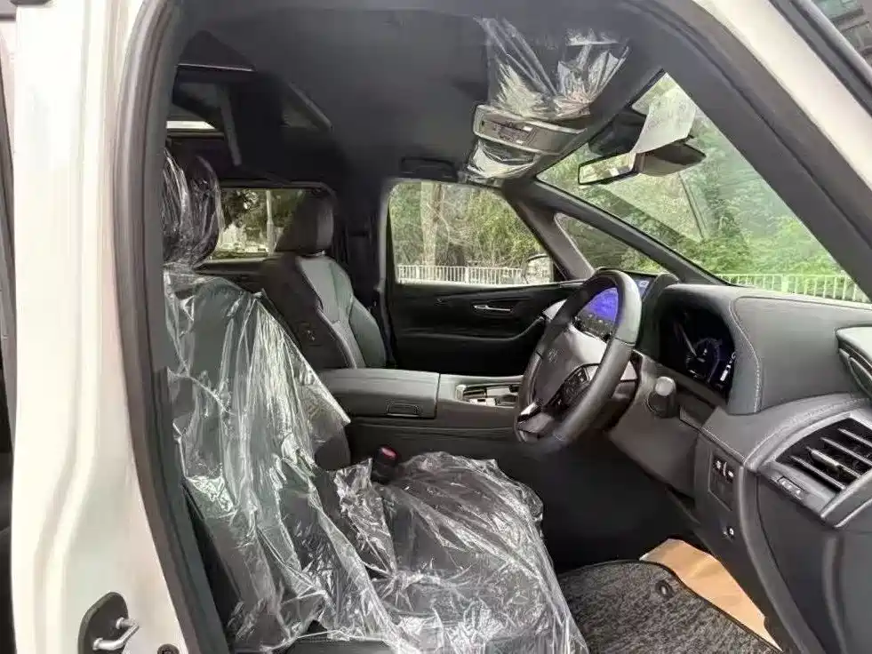 Toyota Alphard — фото 5