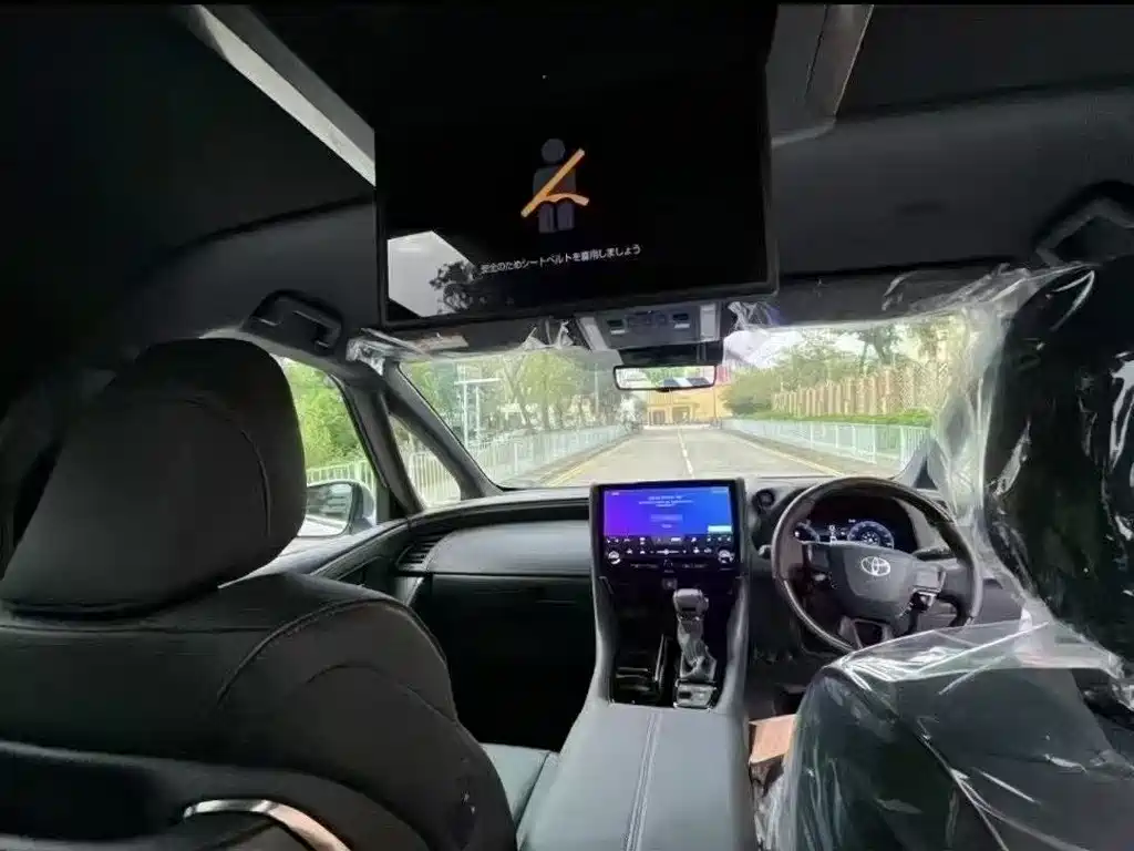 Toyota Alphard — фото 6