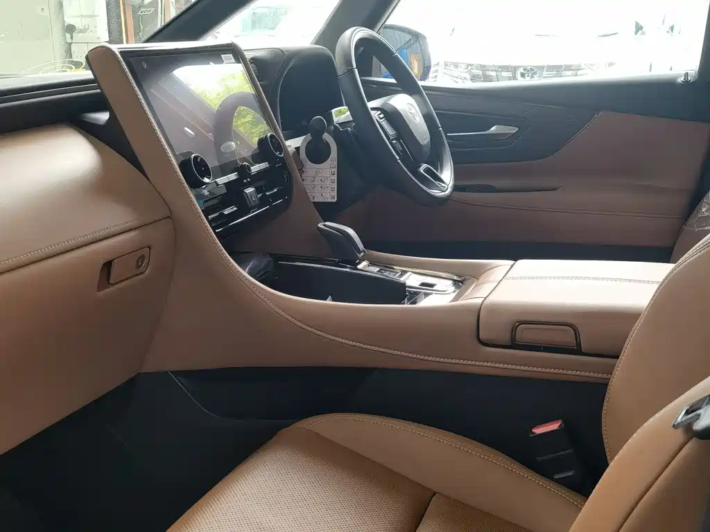 Toyota Vellfire — фото 3