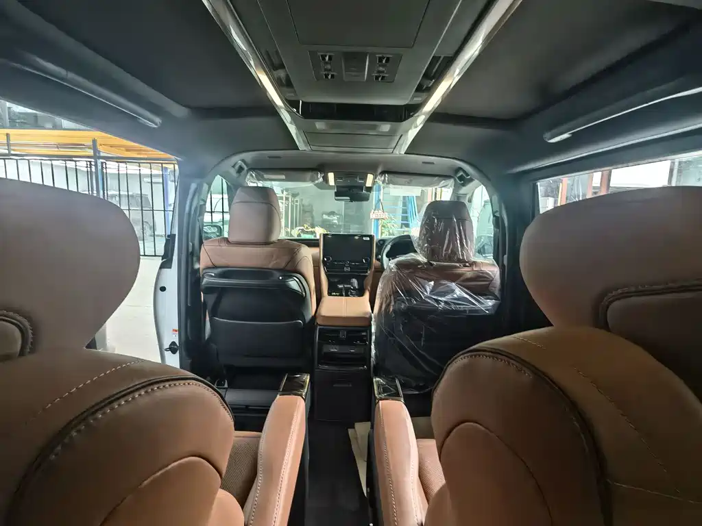 Toyota Vellfire — фото 5