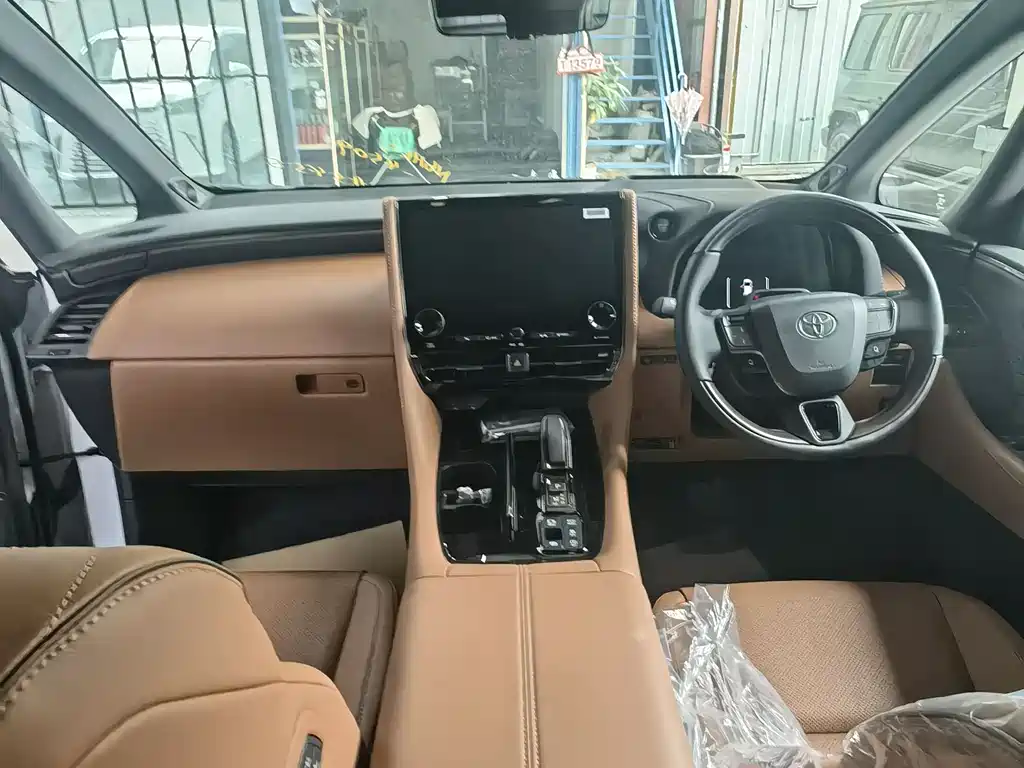 Toyota Vellfire — фото 7