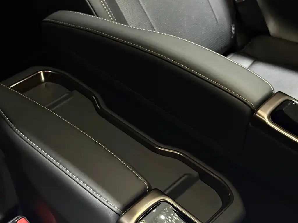 Toyota Alphard — фото 13