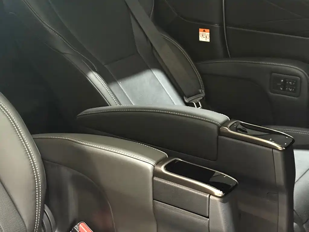 Toyota Alphard — фото 15